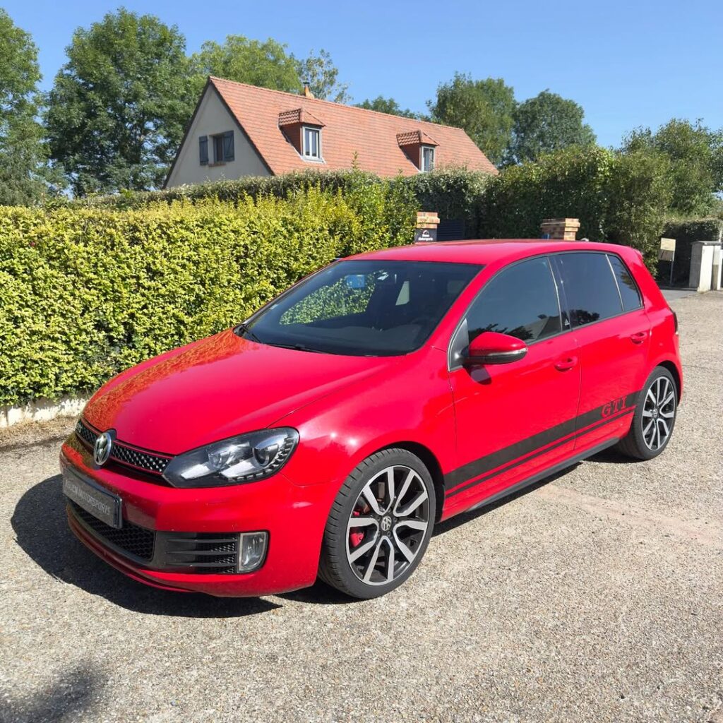 Conversion et reprogrammation éthanol E85 sur Volkswagen Golf 6 GTI rouge à Rouen en Normandie